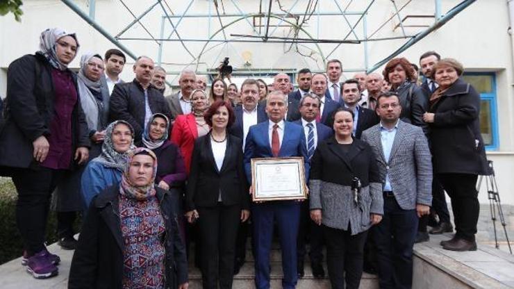 Denizlide büyükşehir ve iki ilçede başkanlar mazbatalarını aldı