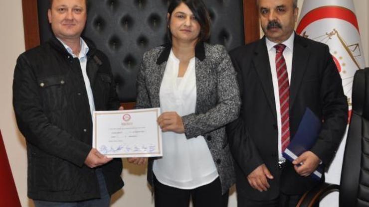 Menemende Serdar Aksoy mazbatasını aldı