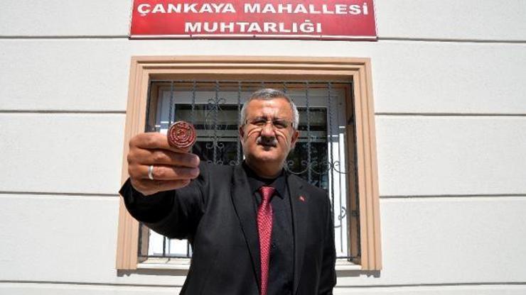25 yıllık muhtar yeniden seçildi