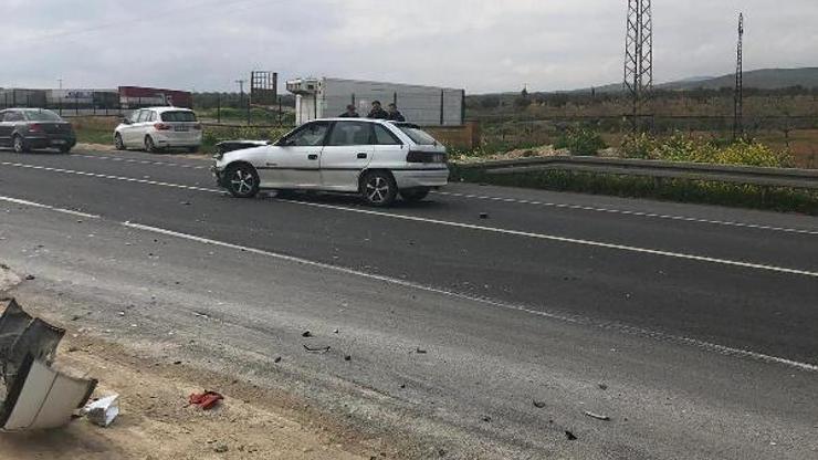 Nizipte otomobiller çarpıştı: 5 yaralı