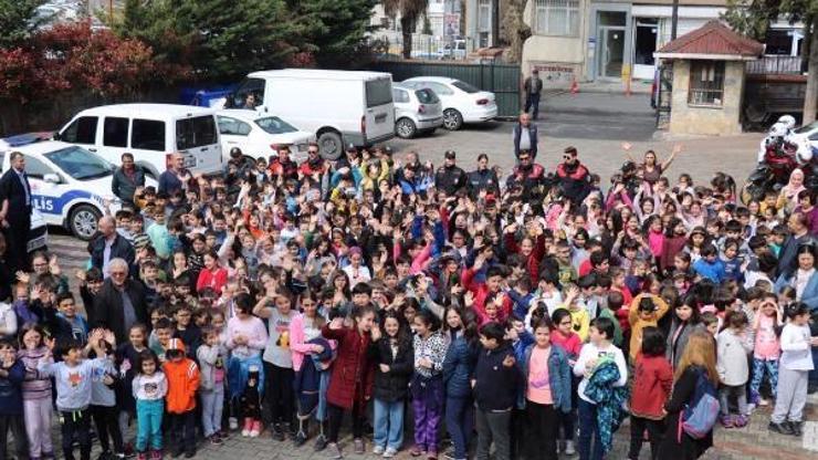 Üsküdar polisi Polis Haftasında öğrencilerle buluştu