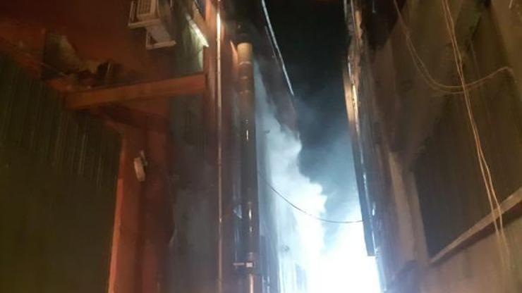 Bayrampaşada korkutan depo yangını