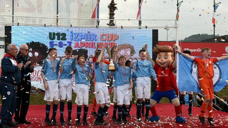 TFFden Altınorduya U12 İzmir Cup tebriği
