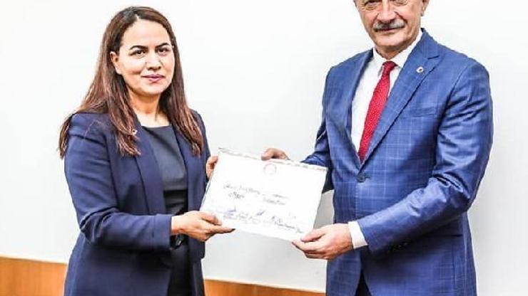 Didimde Başkan Atabay mazbatasını aldı