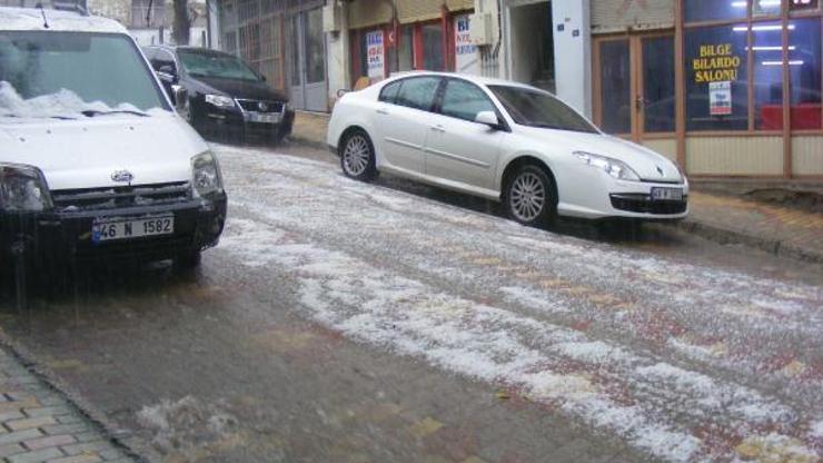 Kahramanmaraşta dolu hayatı olumsuz etkiledi