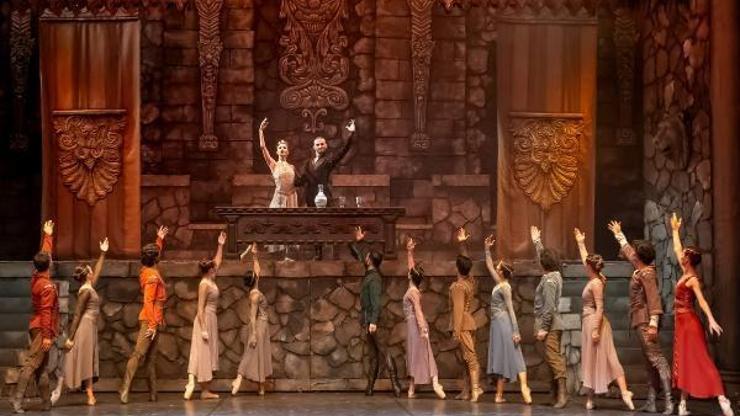 Hamlet balesi kapalı gişe veda etti