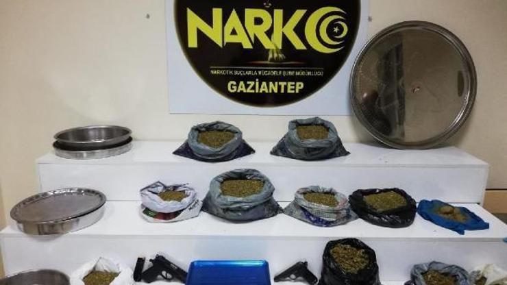Gaziantepte, 13 kilo esrar ele geçti