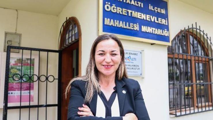 Okulun güvenlik görevlisi, mahallenin ilk kadın muhtarı oldu
