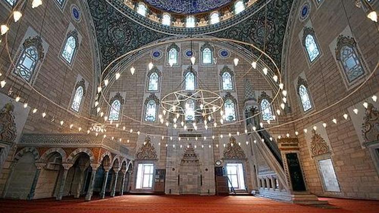 İzmir Cuma namazı saat kaçta Diyanet 12 Nisan İzmir Cuma namazı vakti