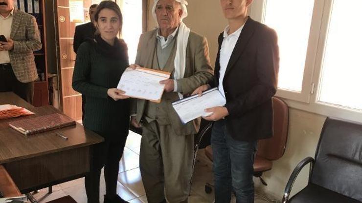 Mahallelinin ısrarıyla girdiği muhtarlık seçimini 9uncu kez kazandı