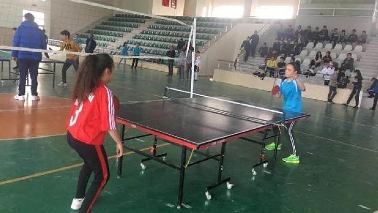 Kangalda masa tenisi turnuvası tamamlandı