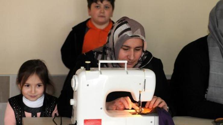 Öğrenciler hayallerindeki oyuncaklara çizerek kavuştu