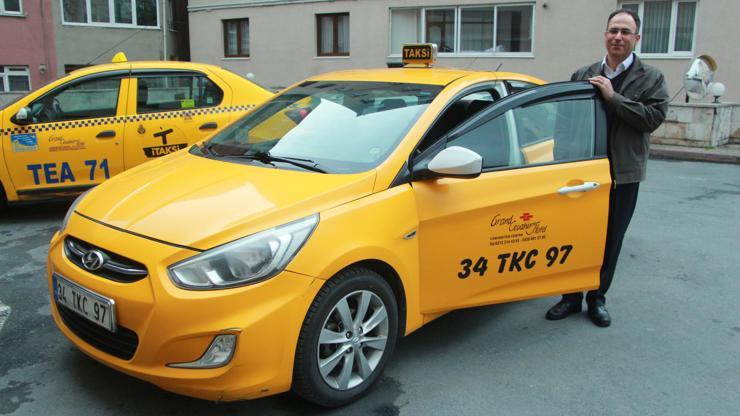 Taksisinde unutulan 30 bin Euroyu sahibine teslim etti