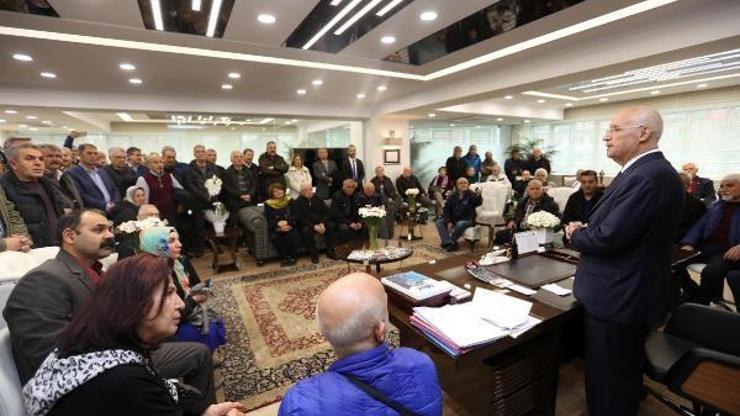 Yenimahallelilerden Başkan Yaşara tebrik ziyareti