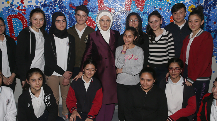 Emine Erdoğan Sen Durdurabilirsin-Dönüşüm Sergisinin resmi açılışını yaptı