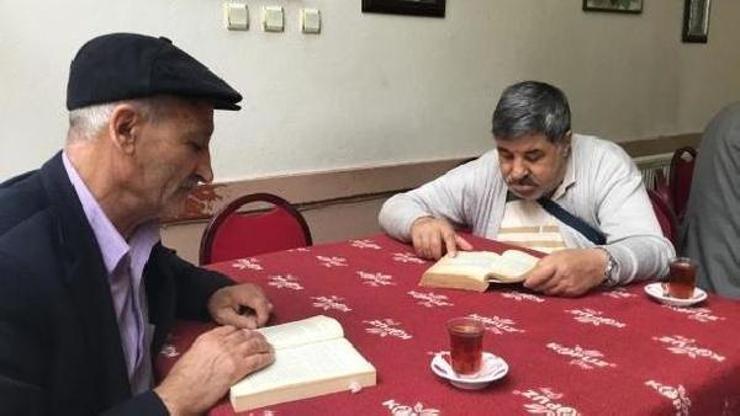 1 saat kitap okuyana çay ve kahve ücretsiz