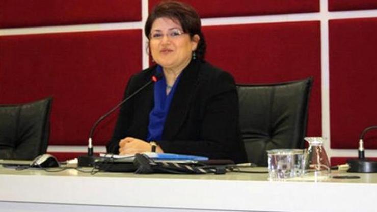 FETÖ elebaşı O bizim anamız dediği Özere eşarp göndermiş