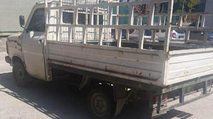 2 hırsızlık şüphelisi sahte plakalı kamyonette yakalandı