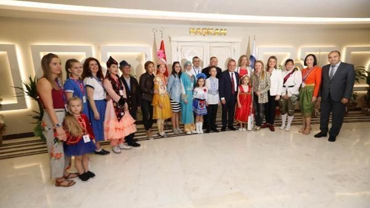 Dünya çocukları Büyükşehiri ziyaret etti