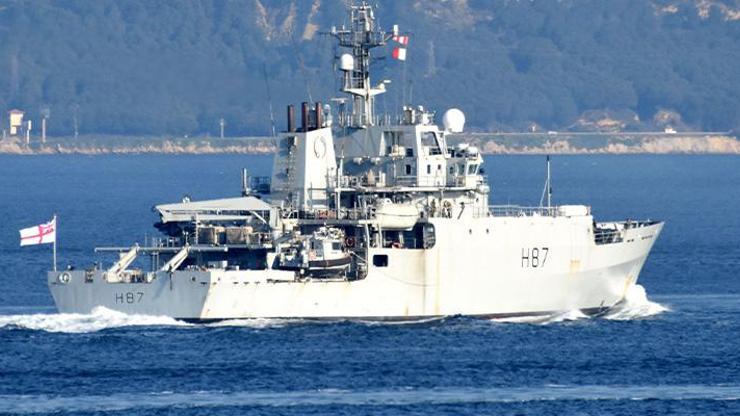 İngiliz savaş gemisi, Çanakkale Boğazından geçti