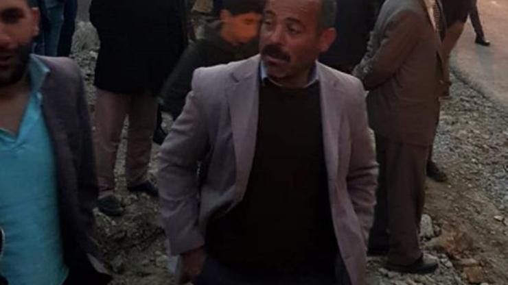 Çatakta meydana gelen 3 ayrı heyelan yolları kapattı