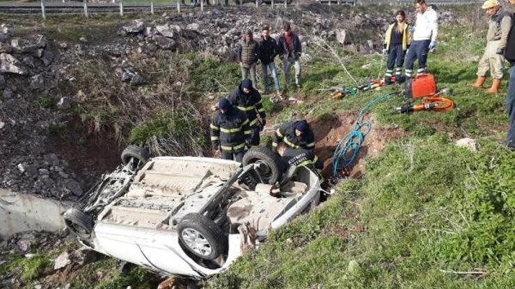 Otomobil şarampole devrildi, sürücü ağır yaralandı