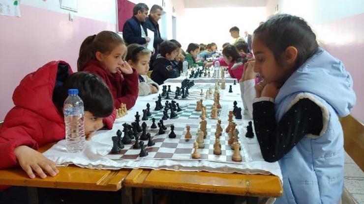 Okullar arası satranç turnuvası