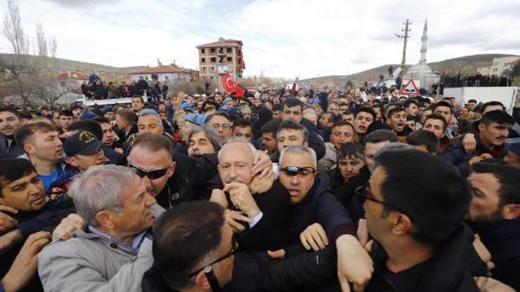 Kılıçdaroğluna şehit cenazesinde saldırı