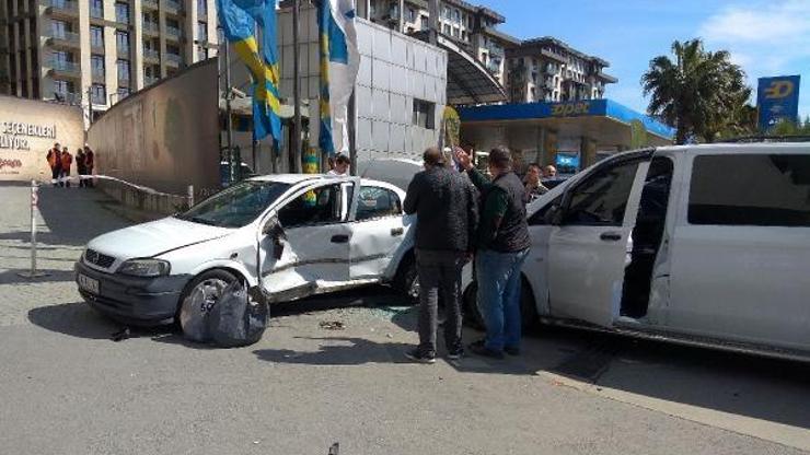 Beyoğlunda zincirleme kaza: 2 yaralı