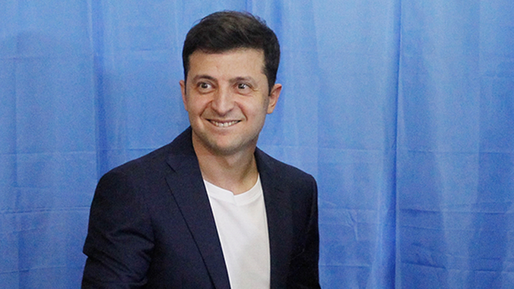 Ukrayna’da seçimin galibi komedyen Zelenskiy