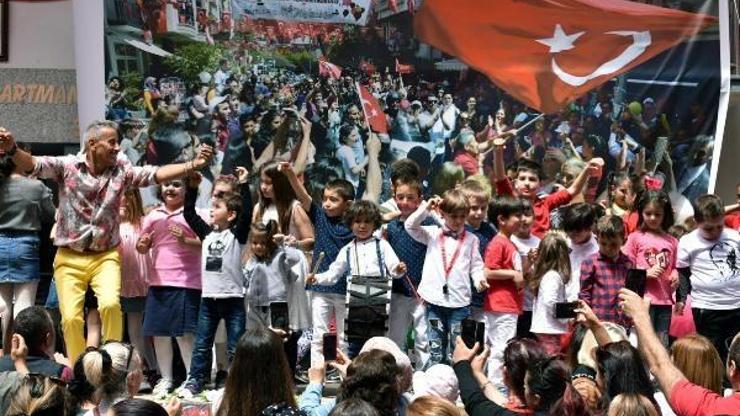 Marmaris 105 Sokakta 23 Nisan coşkusu