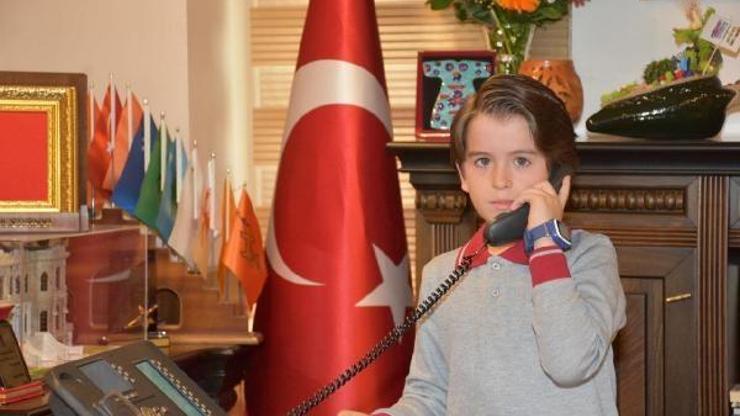 Şehzadelerde koltuğa küçük Alper oturdu