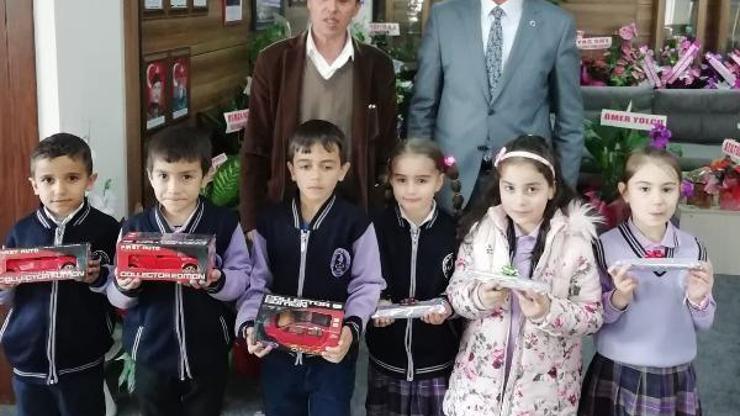 Başkan Apaydın, koltuğu minik Amineye bıraktı
