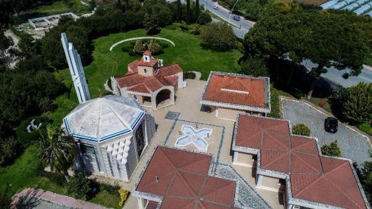 Cami, kilise ve sinagog aynı bahçede