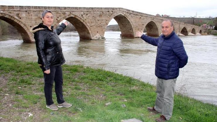 Tarihi Şahruh Köprüsü turizme kazandırılsın çağrısı
