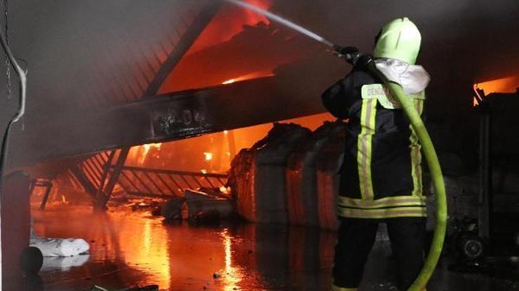 Kumaş katlama fabrikası, alevlere teslim oldu