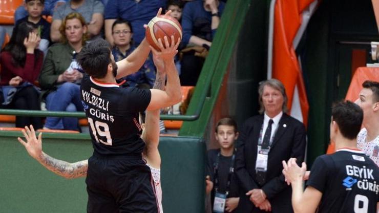 Beşiktaş taraftarına deplasman cezası