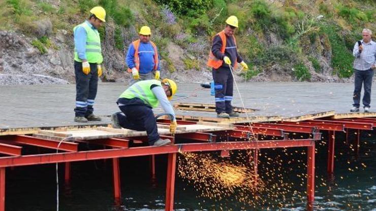 Bodrumda kaçak iskeleler yıkıldı