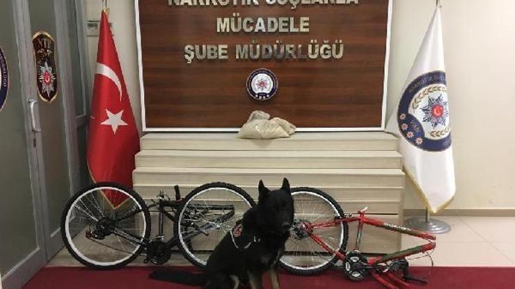 Bisikletlerin gövdelerinden 4 kilo eroin çıktı