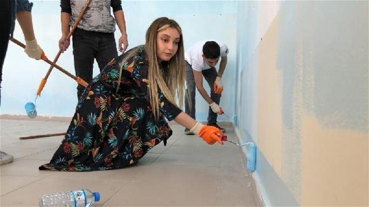 Mezuniyet balosu için topladıkları paralarla okula laboratuvar kuracaklar