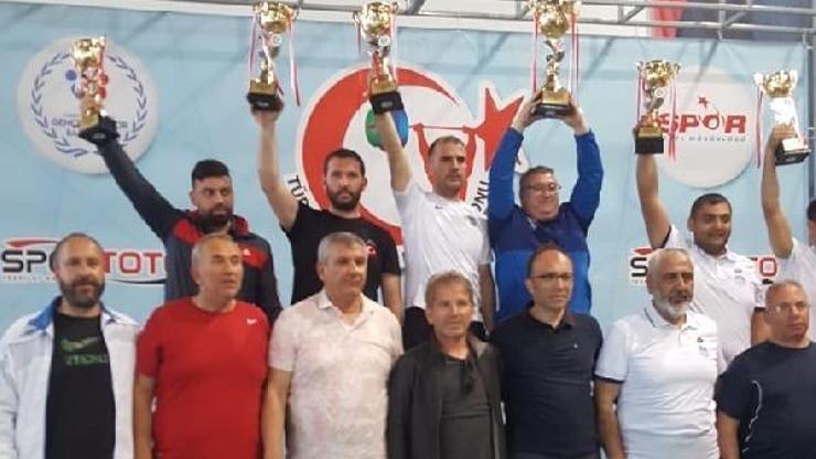 Yıldırımlı haltercilerden Türkiye üçüncülüğü