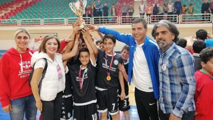 Diyarbakırda ortaokullar arası futsal turnuvası