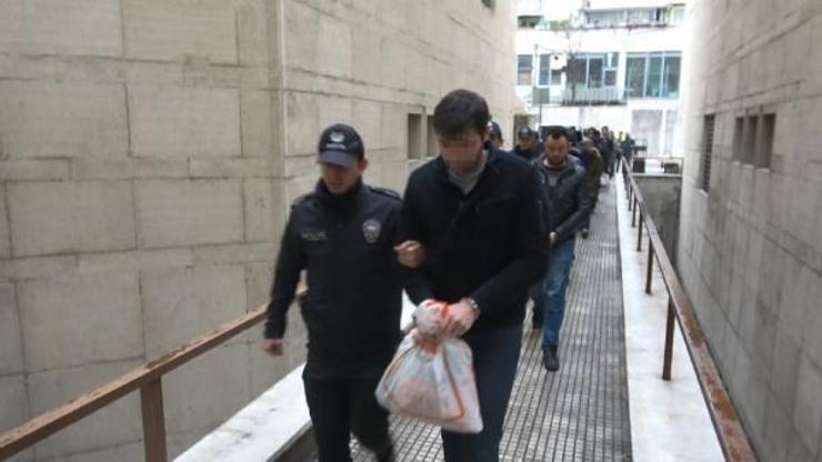 Bursada FETÖ şüphelisi 25 kişi, adliyede