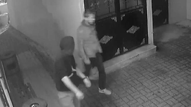 Camideki sadaka kutusunu çaldılar
