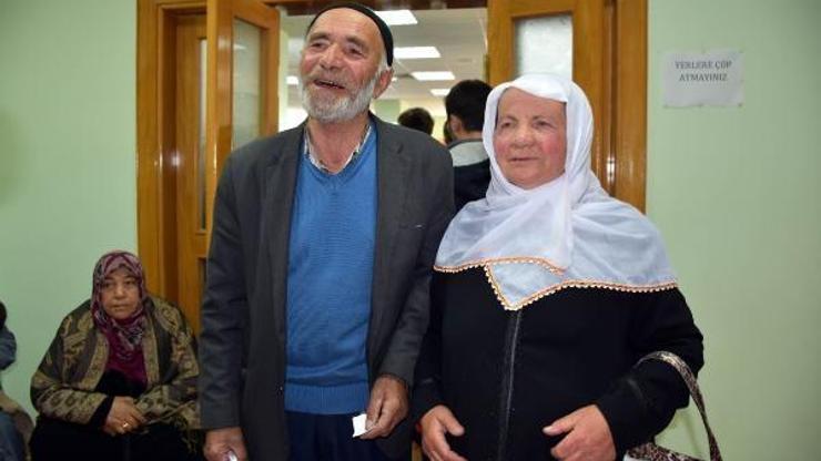 Yaşlı çiftin doğalgazlı ev hayali TOKİ ile gerçek oldu