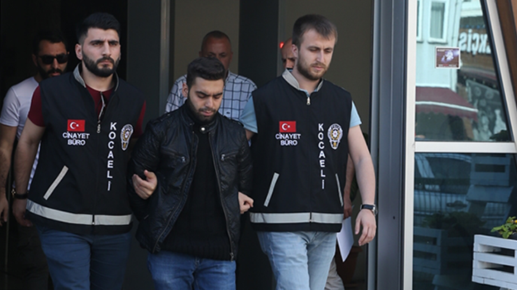Kocaelide karı koca evlerinde ölü bulundu