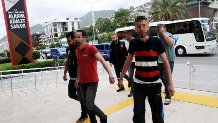 Uyuşturucu şüphelileri adliyede