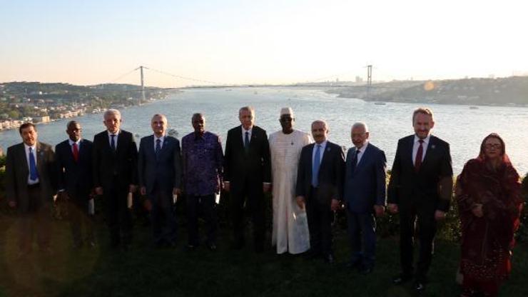 Cumhurbaşkanı Erdoğan yabancı konukları akşam yemeğinde ağırladı