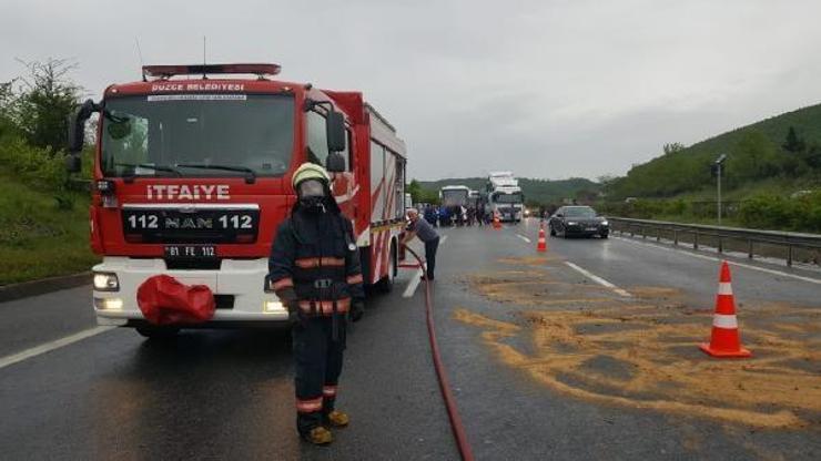 Otoyolda zincirleme kazada kilometrelerce kuyruk oluştu