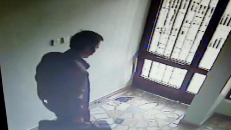 Kadıköyde karısını öldüren katil kocanın bavulla binadan uzaklaşması kamerada